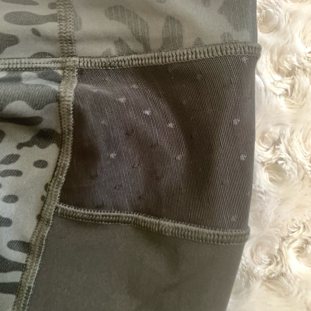 Lululemon leopard print mesh just breathe pant - Picture 8 of 8